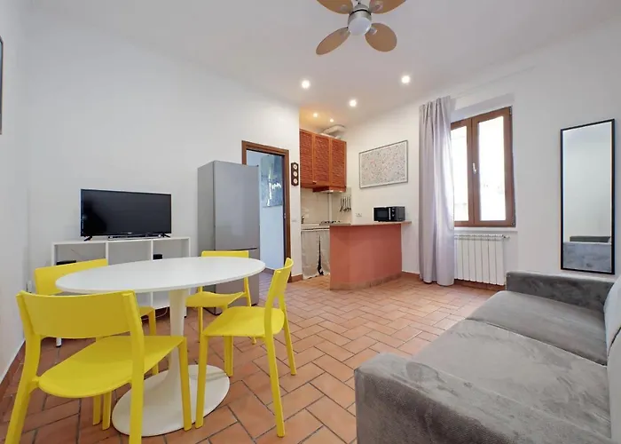 Apartamento Homs In By Halldis Roma